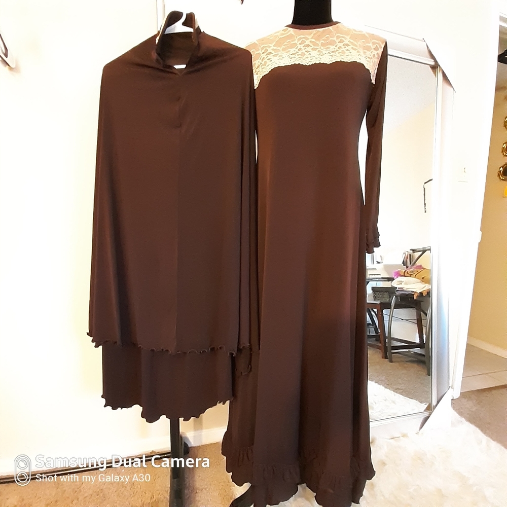 Dress including hijab (one set)